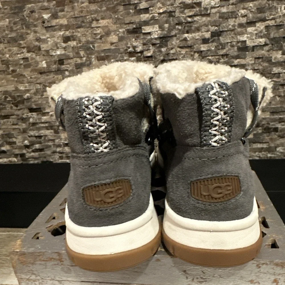 Ugg Womens Lakesider Heritage‎ Leather Winter & Snow Boots Shoes size 6